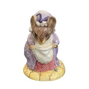 Royal Albert Lady Mouse Made a Curtsy Beatrix Potter Figurine, Royal Albert, 199
